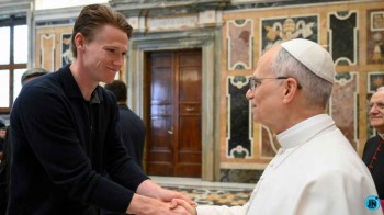 Pope Leo XIV greets scudetto-winning Napoli at the Vatican, makes a joke about Roma connections Pope Leo XIV greets scudetto-winning Napoli at the Vatican, makes a joke about Roma connections
